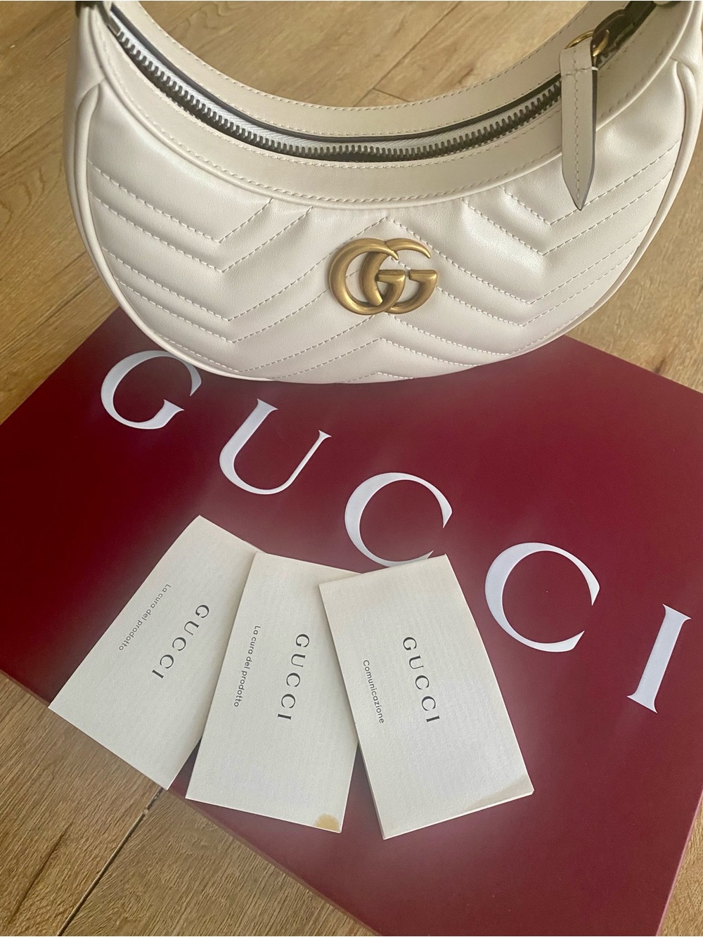 Gucci White Quilted GG Shoulder Bag with Gold Hardware - Picture 9 of 16